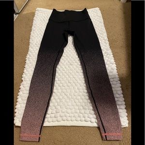 Lululemon leggingg size: 6